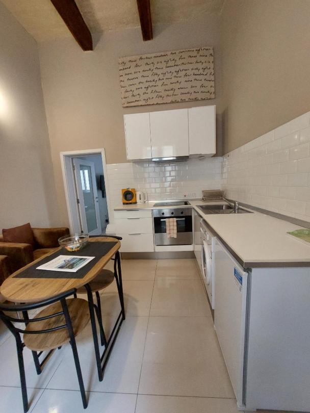 & Cozy - 1 Bedroom Appartement La Valette